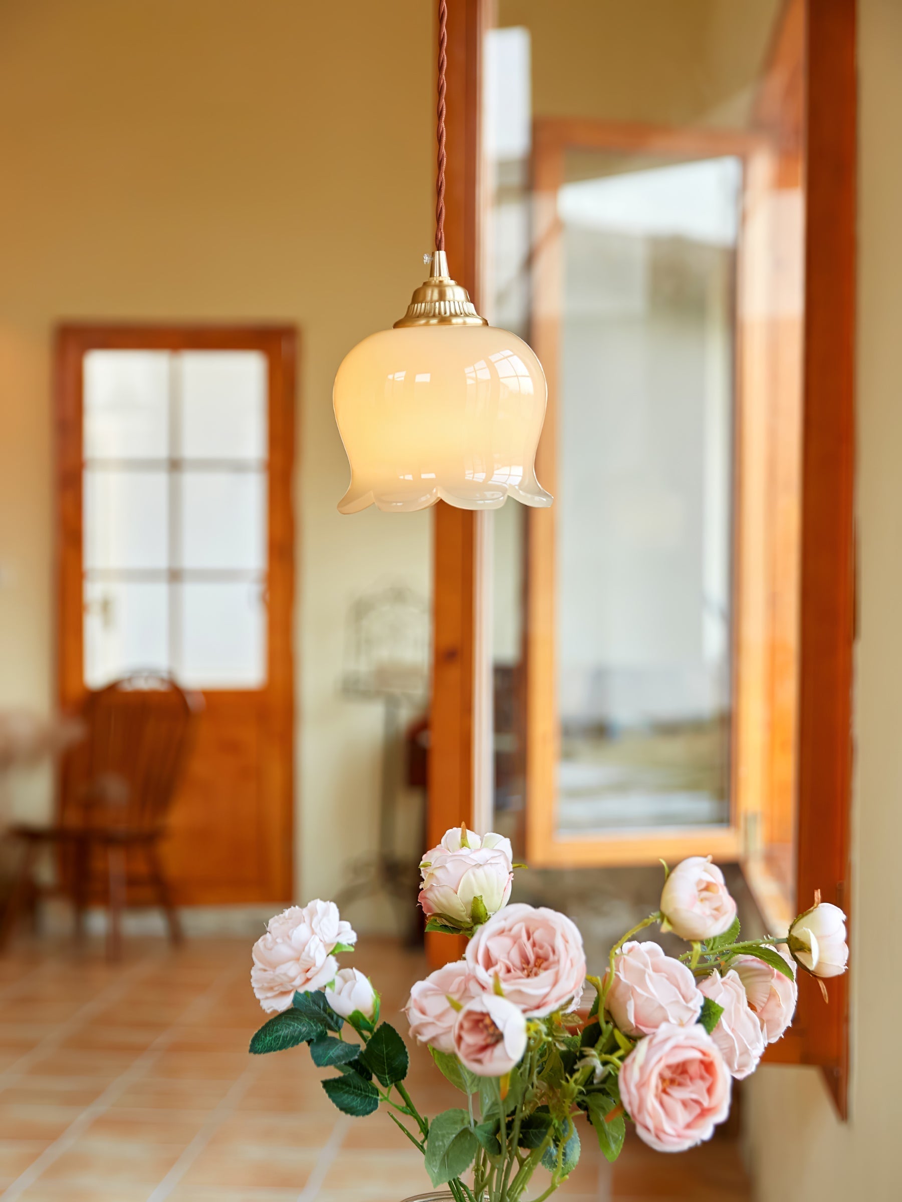 Blumenförmige Pendellampe – Sanftes Licht