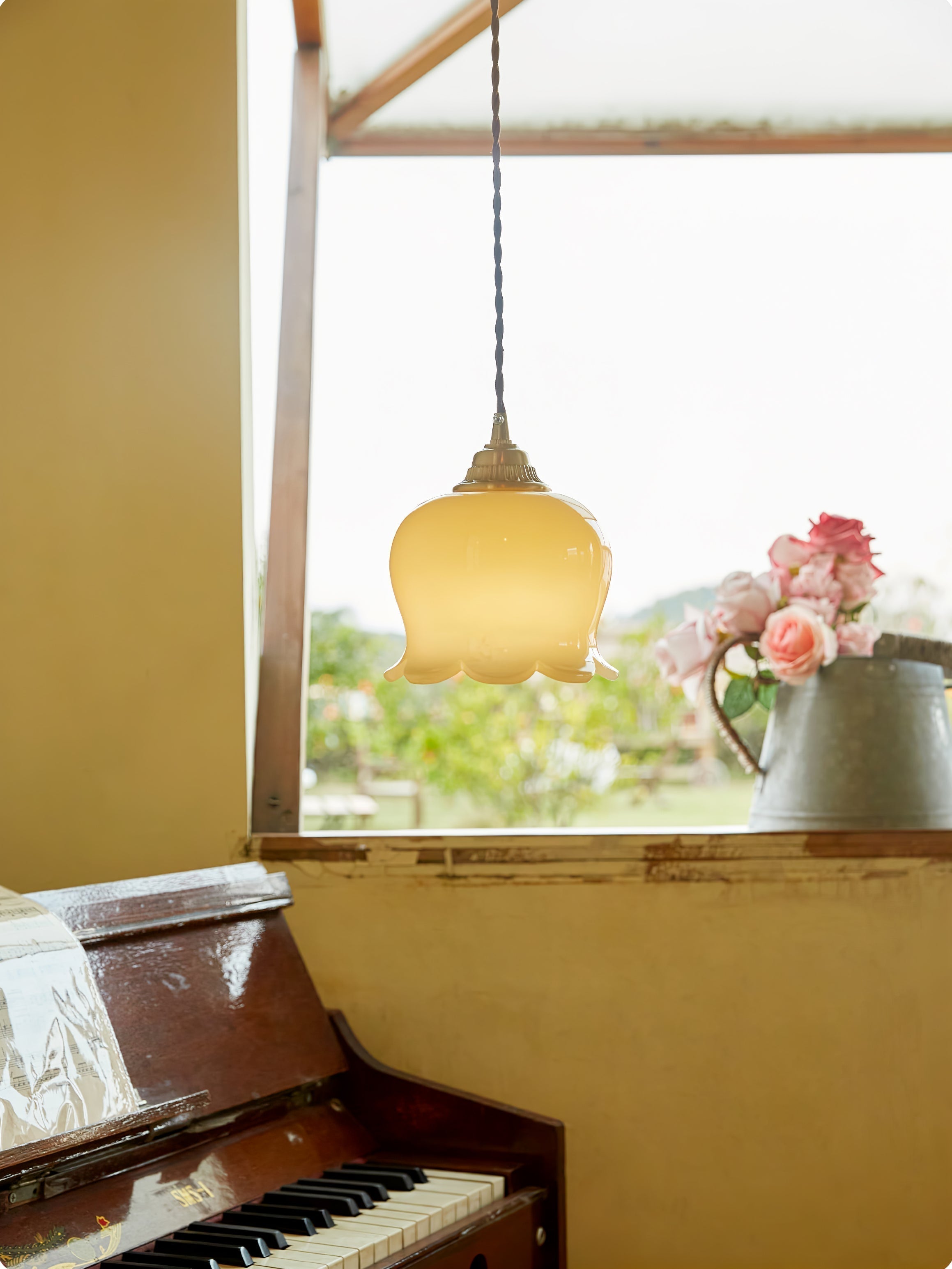 Blumenförmige Pendellampe – Sanftes Licht