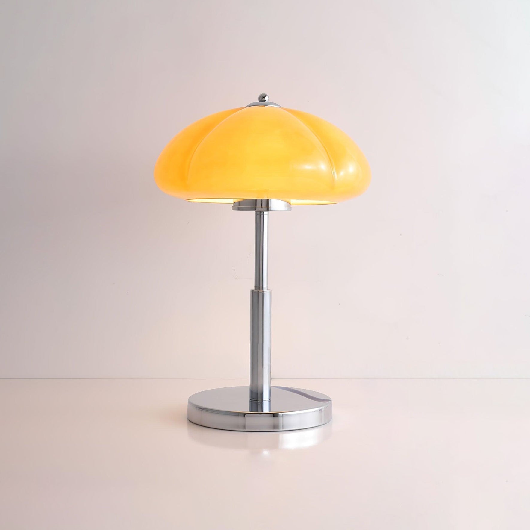 Moderne Bauhaus Tischlampe in Pilzform