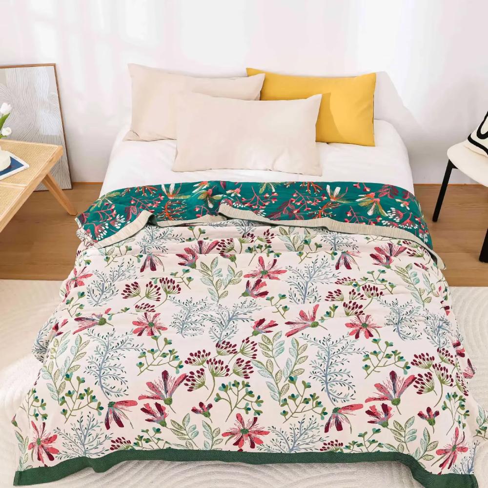 Gemütliche Baumwoll-Decke mit Wildblumenmuster