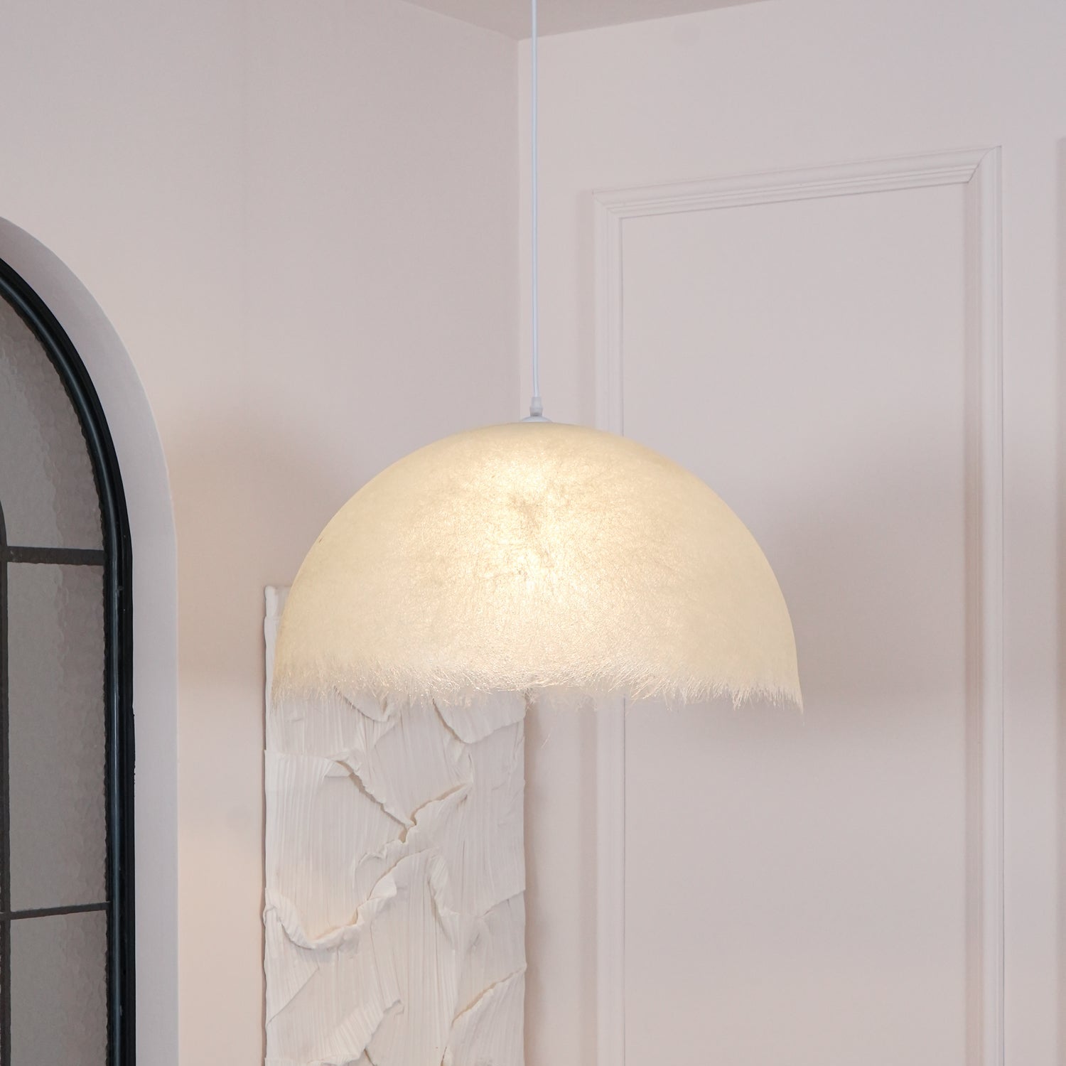 Federleichte Pendelleuchte – Weiße Kuppelform Deckenlampe