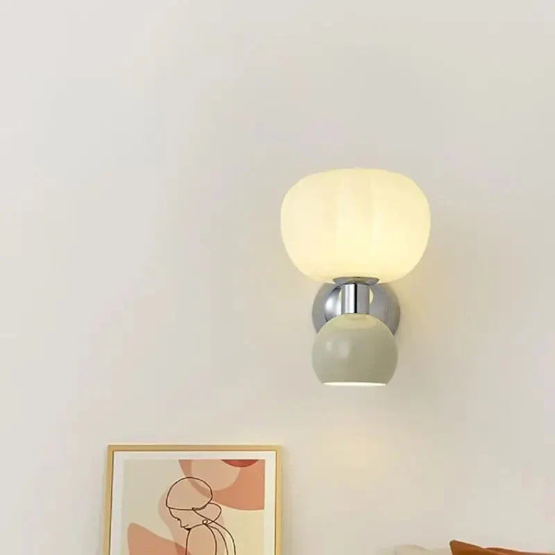 Bauhaus Wandlampe – Cremefarbene LED-Leuchte