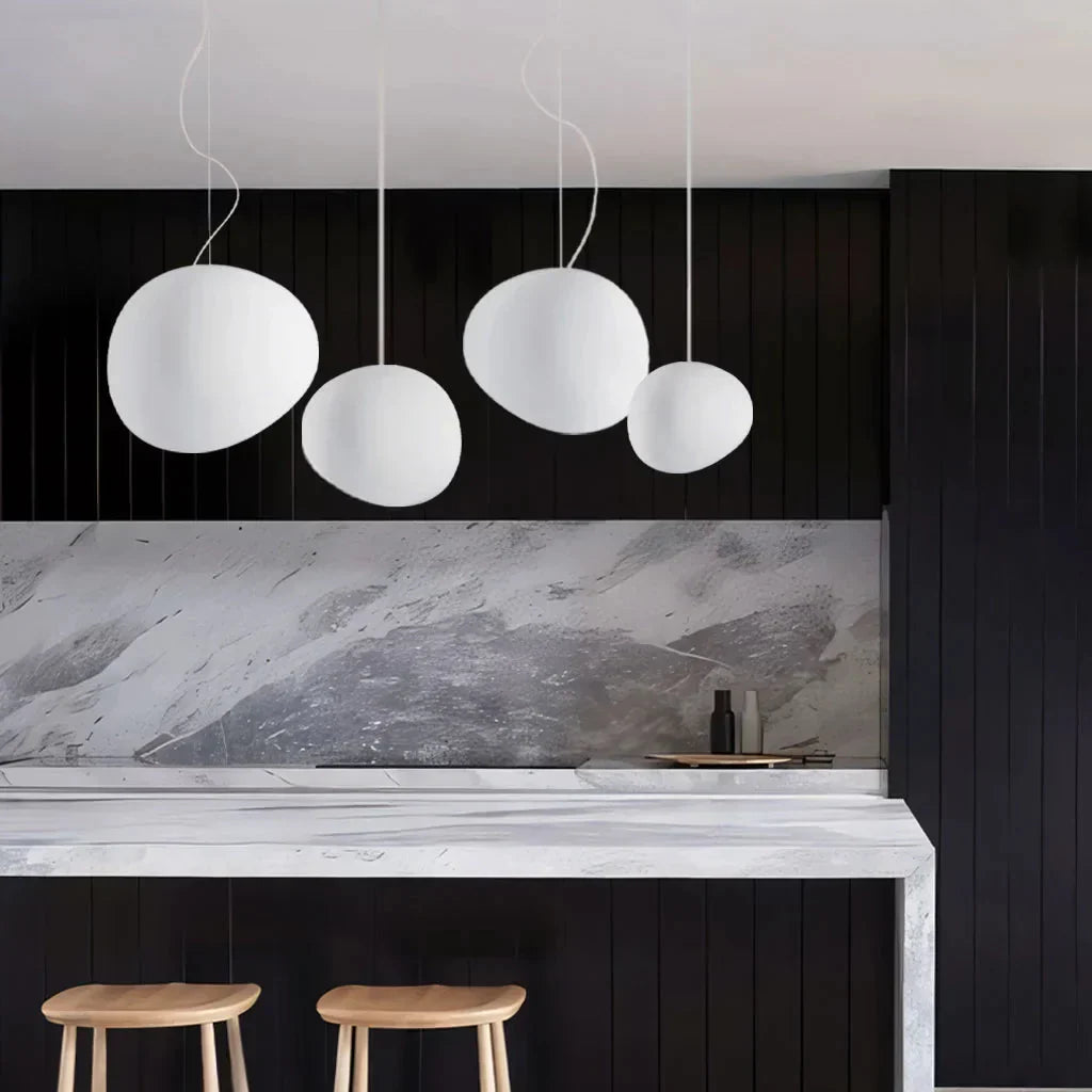 Minimalistische Weiße Kieselstein Pendelleuchte | Sanftes Licht