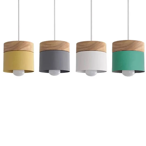 Moderne Pendelleuchte aus Holz