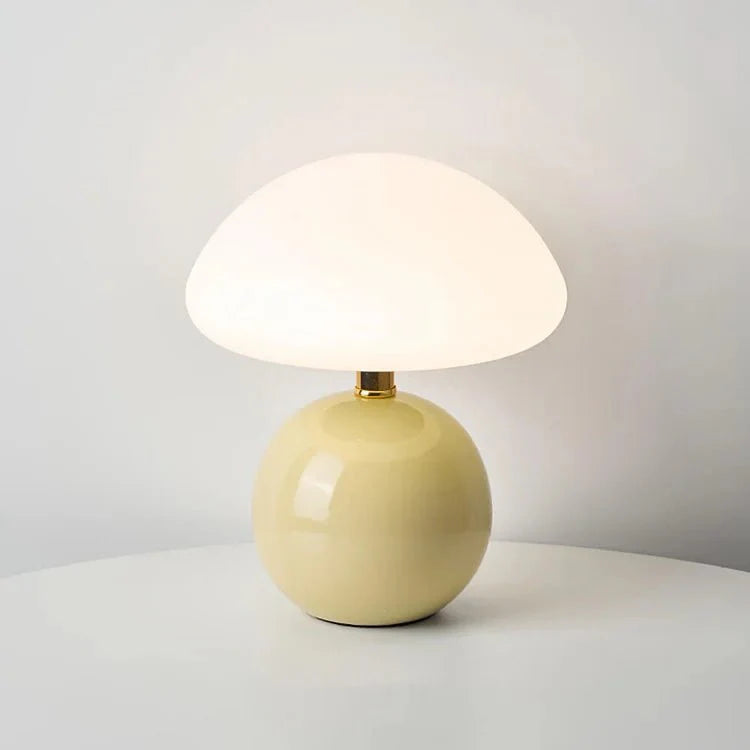 Design Tischlampe – Creme Pilzlampe Im Französischen Flair