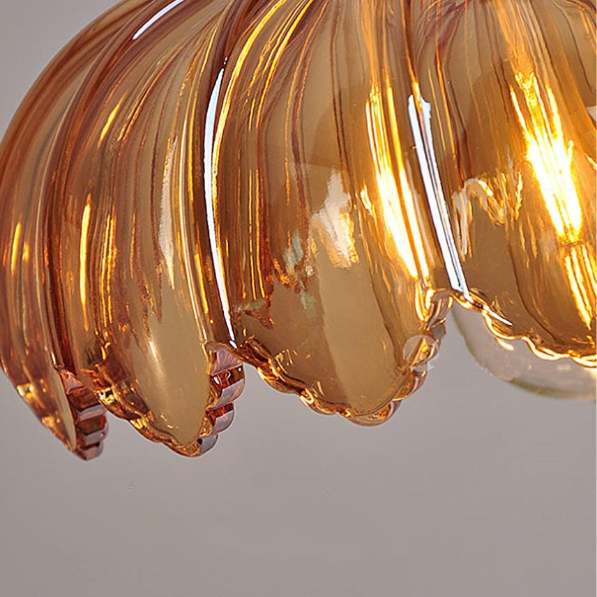 Retro-Pendelleuchte mit glasiertem Blumenmuster