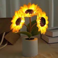 Funkelnde LED-Tischlampe im Sonnenblumen-Design – Strahlende Wohnakzente