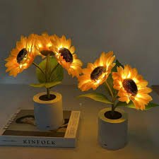 Funkelnde LED-Tischlampe im Sonnenblumen-Design – Strahlende Wohnakzente
