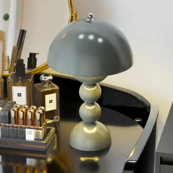 Helle Nordische Blütenknospenlampe