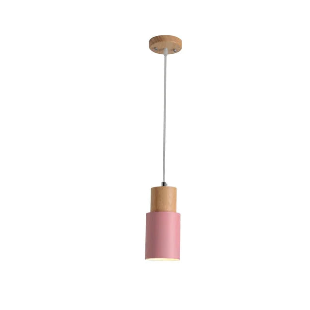 Skandinavische Pendelleuchte Mit Holzakzent – Schlichtes Design, Gemütliche Atmosphäre