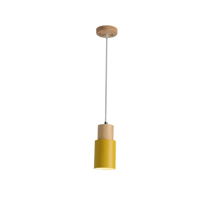 Skandinavische Pendelleuchte Mit Holzakzent – Schlichtes Design, Gemütliche Atmosphäre