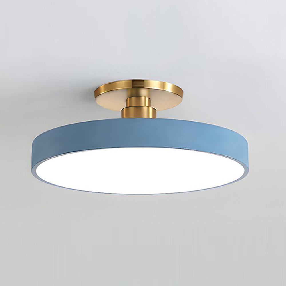 Runde LED-Halbeinbauleuchte Im Modernen, Klaren Design