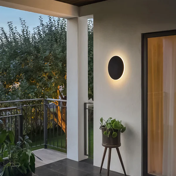 Minimalistische Runde Metalllampe mit LED | Außenwandleuchte