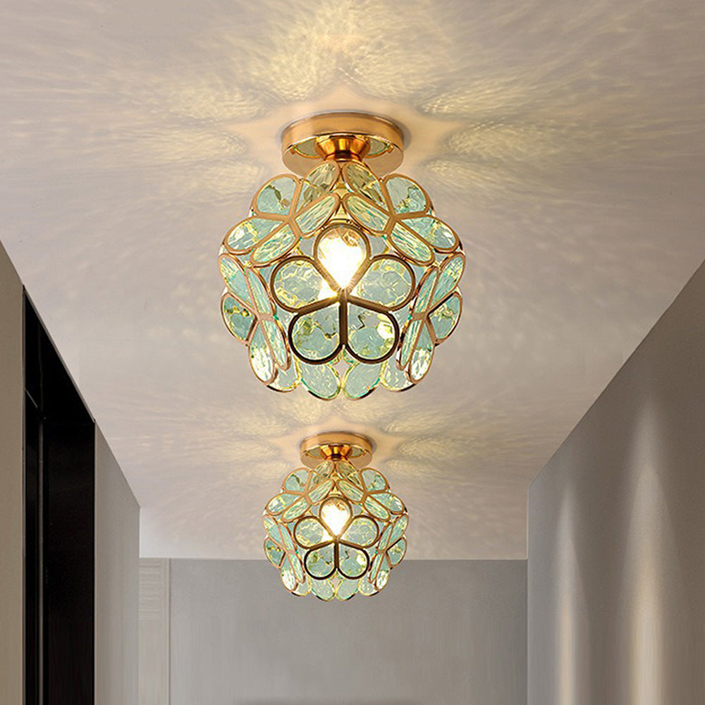 Elegante Glas-Deckenleuchte im floralen Stil