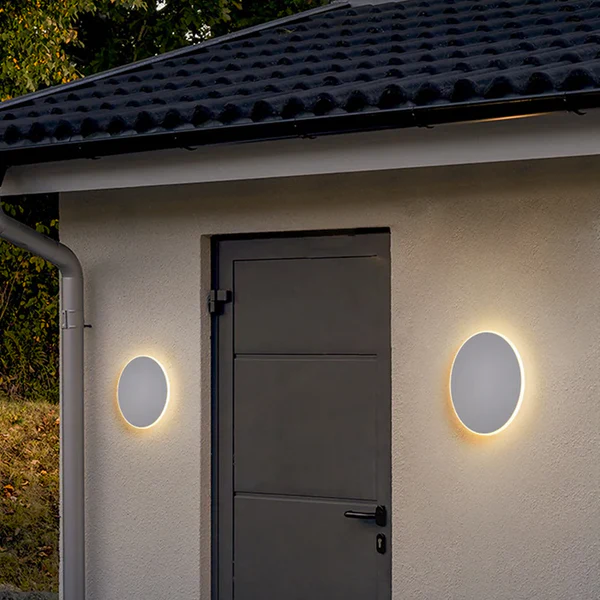Minimalistische Runde Metalllampe mit LED | Außenwandleuchte