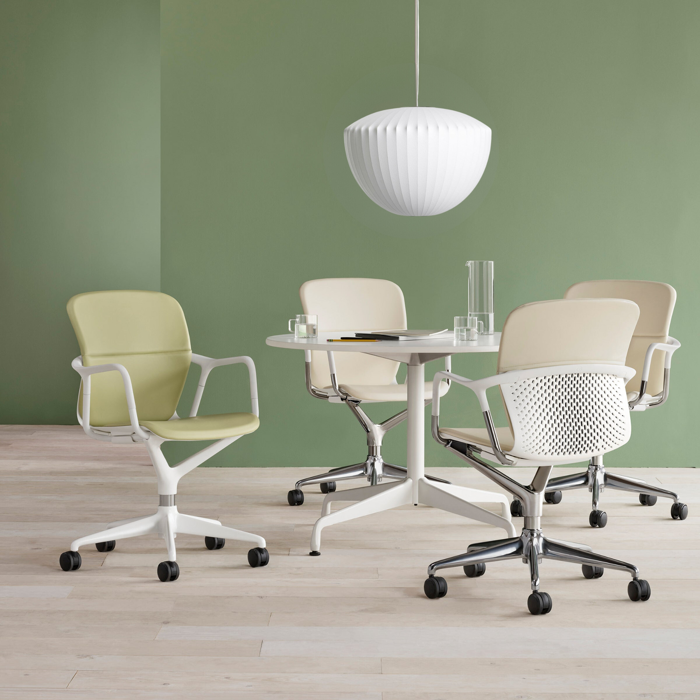 Pendelleuchte mit Seidenblasen – Cluster-Design aus Stahl