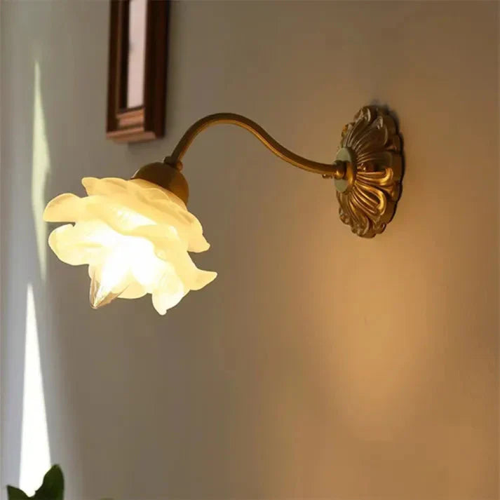 Blumenblatt Wandleuchte Kupfer | Stilvolle Vintage Glaslampe