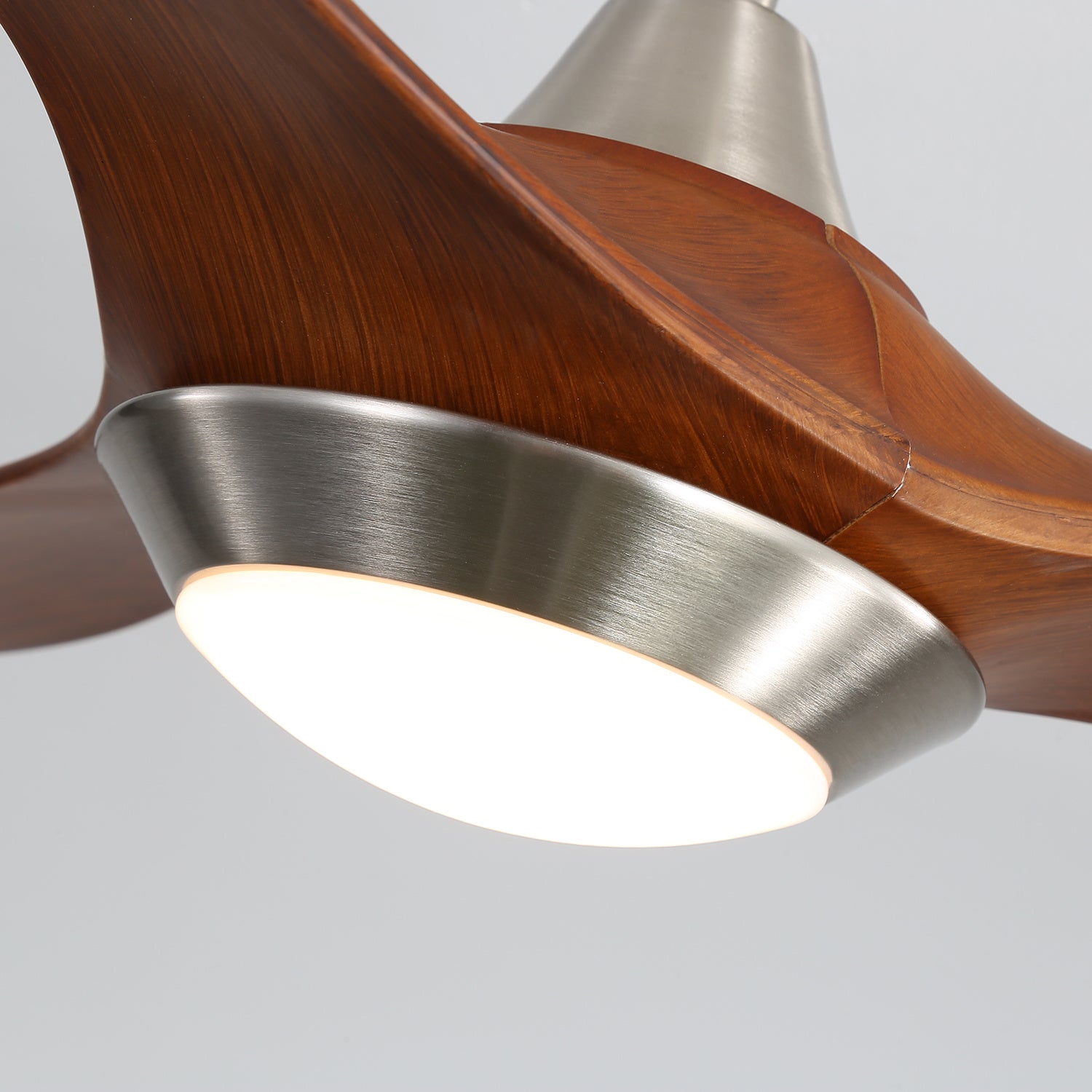 Vielseitiger 52-Zoll Deckenventilator mit Licht, Fernbedienung, 3 oder 5 Flügeln und Timer