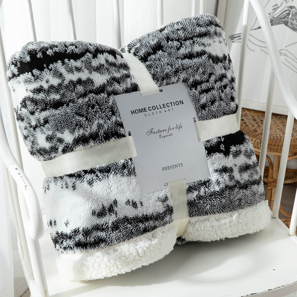 Velvet Sherpa Decke mit Seraphina-Muster