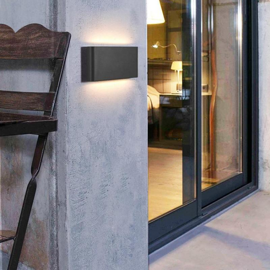 Außenbeleuchtung mit LED-Wandlampe – Aufwärts- und Abwärtslicht