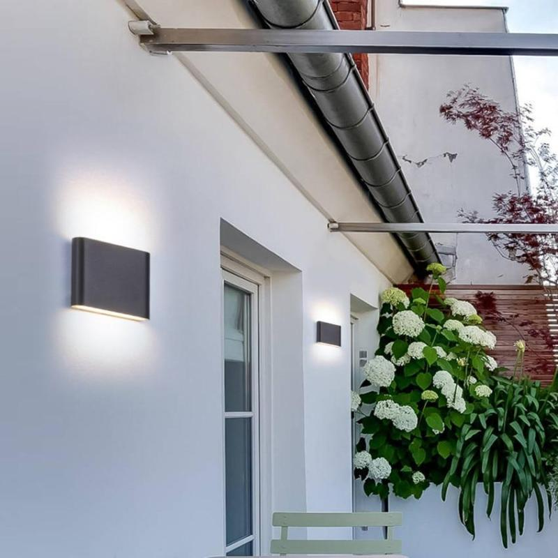 Außenbeleuchtung mit LED-Wandlampe – Aufwärts- und Abwärtslicht
