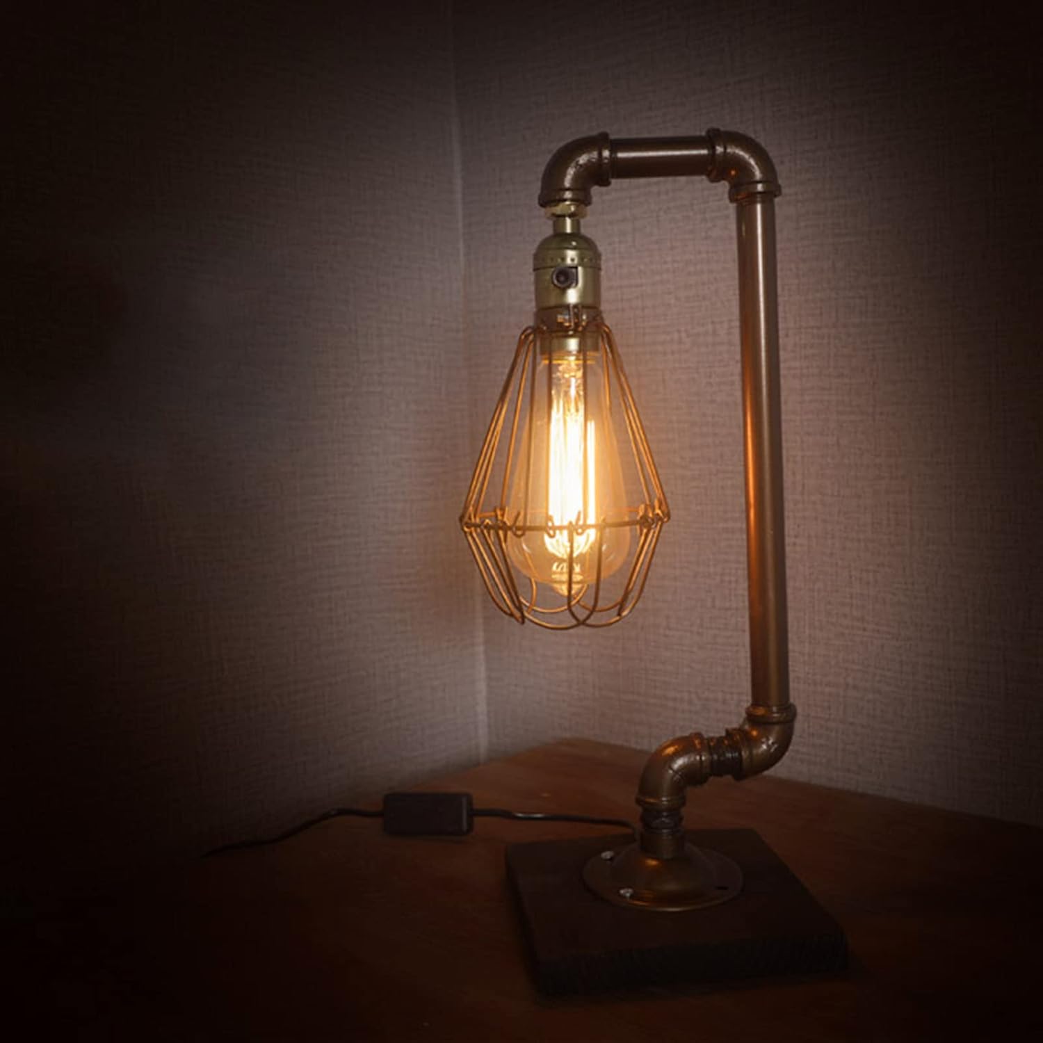 Loft-Style Metall-Tischlampe im Vintage-Look – Robuste Retro-Beleuchtung