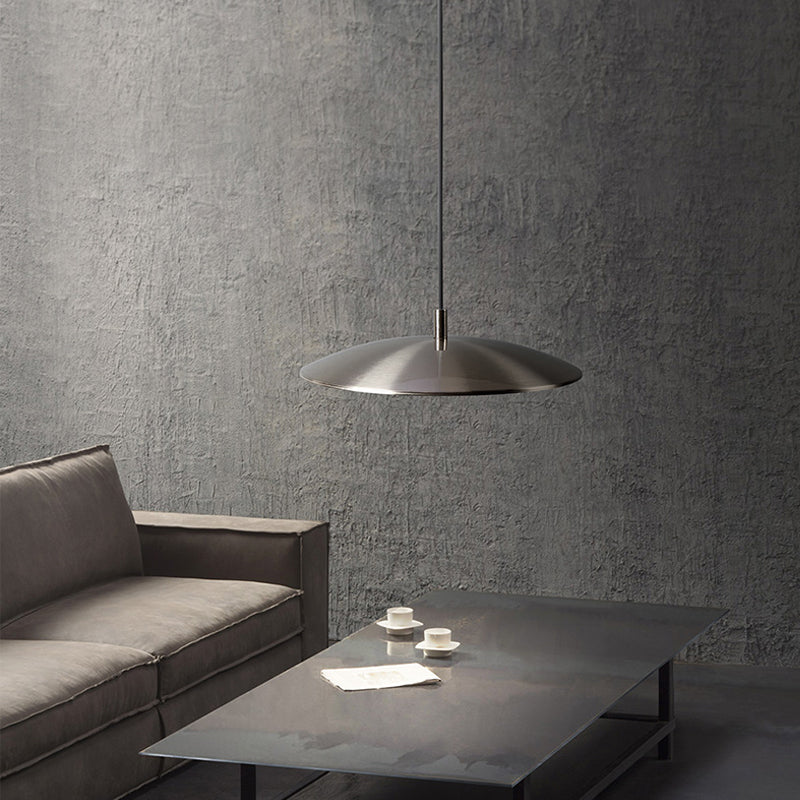 Industrielle LED Pendelleuchte aus Eisen und Nickel