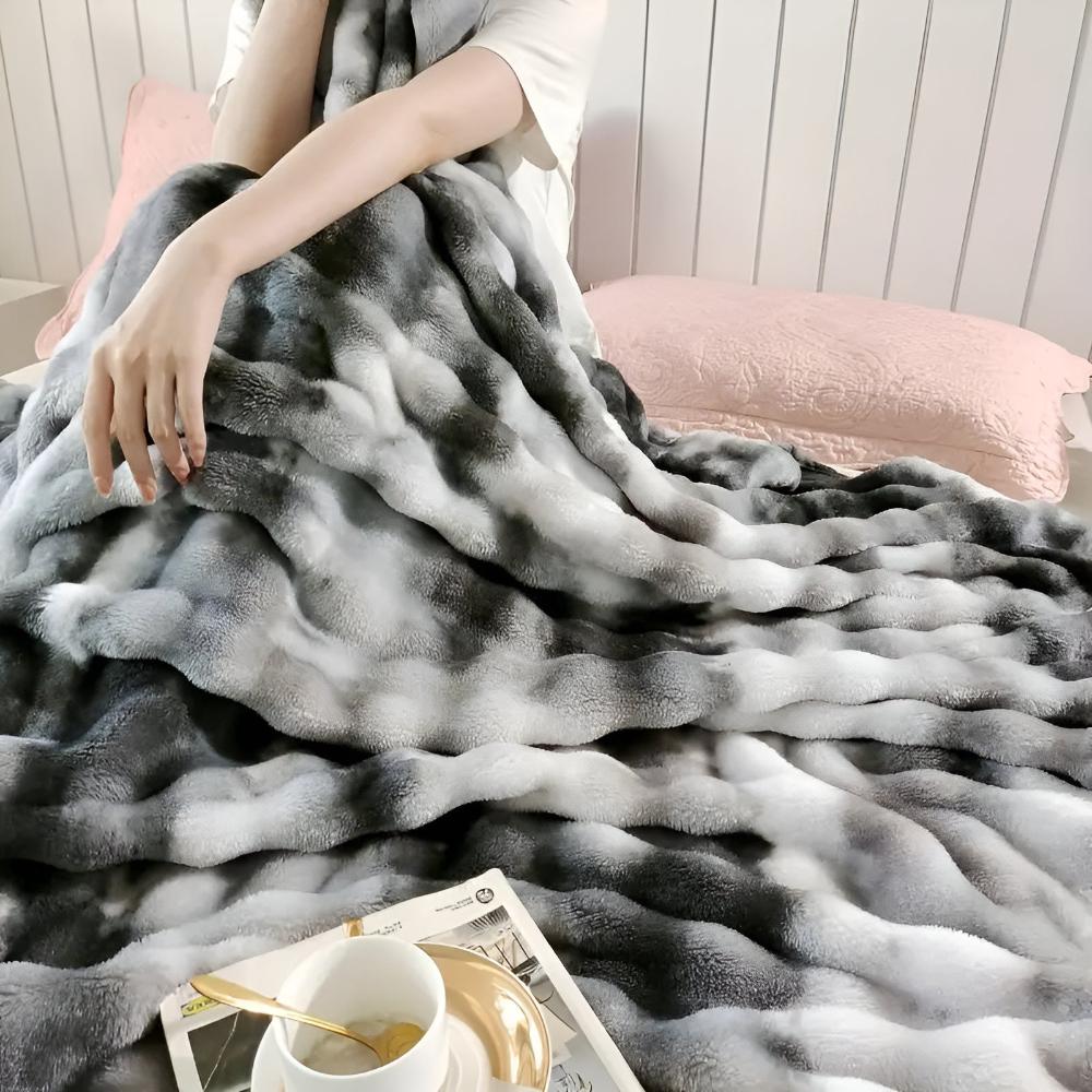Ripple Tie-Dye Decke mit Felloptik