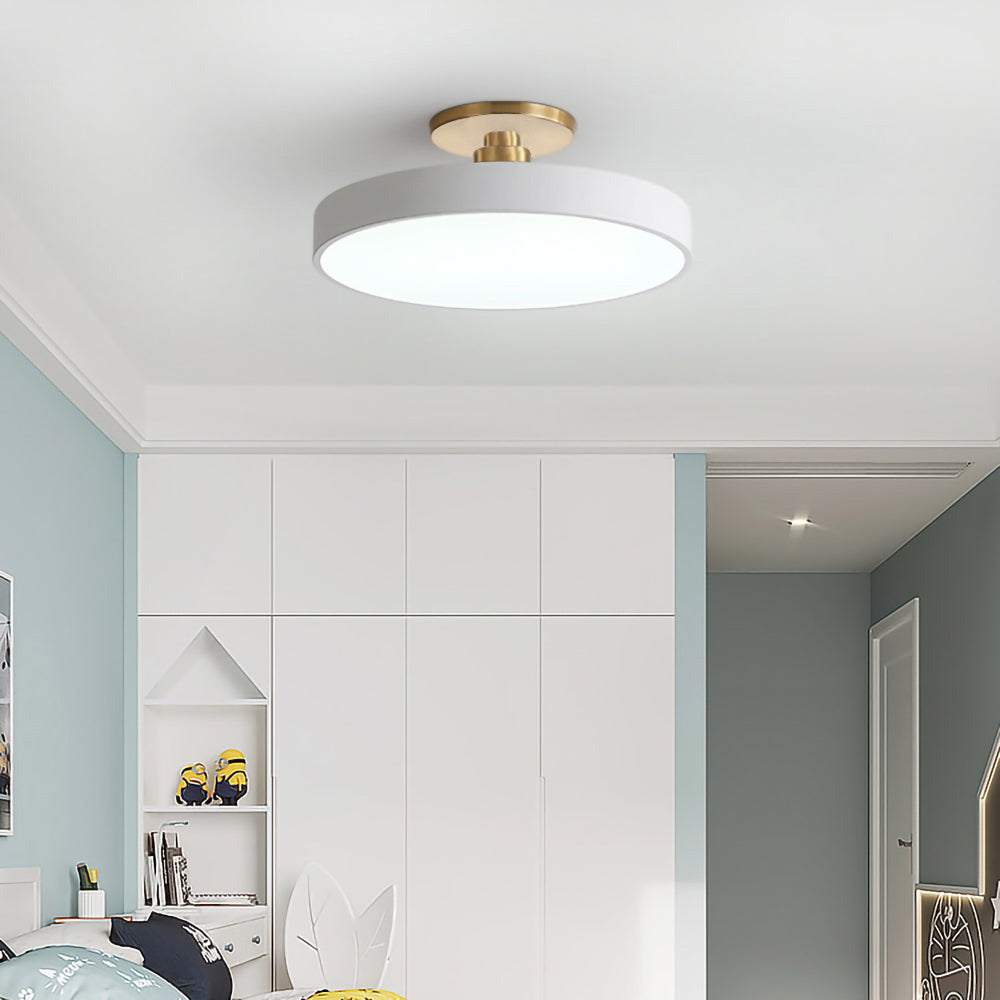 Runde LED-Halbeinbauleuchte Im Modernen, Klaren Design