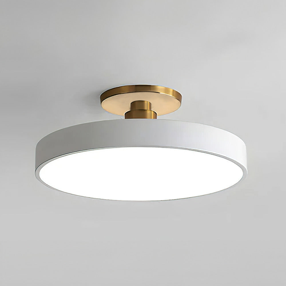 Runde LED-Halbeinbauleuchte Im Modernen, Klaren Design