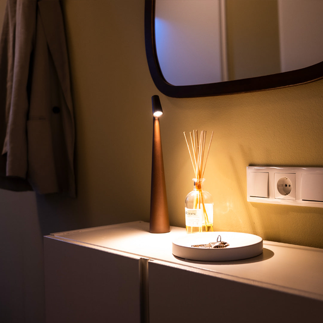 Mobiler LED-Tischleuchte – Kabellos Mit Dimmerfunktion