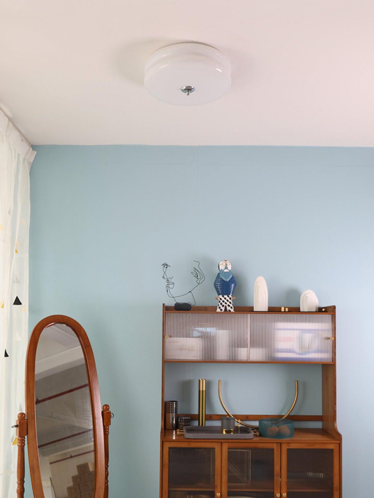 Messing & Creme Glas Deckenleuchte | Halbmontierte Retro Lampe