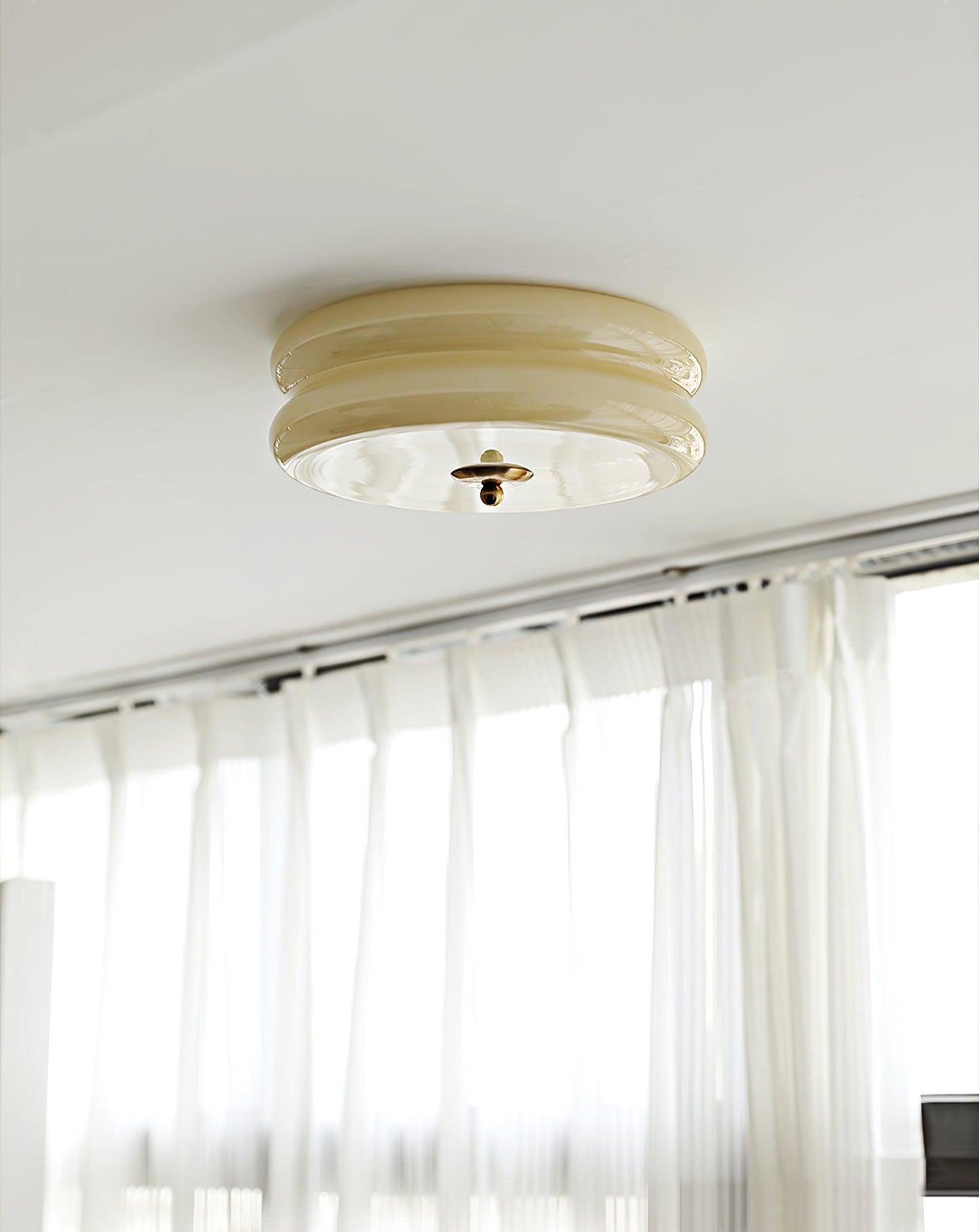 Messing & Creme Glas Deckenleuchte | Halbmontierte Retro Lampe