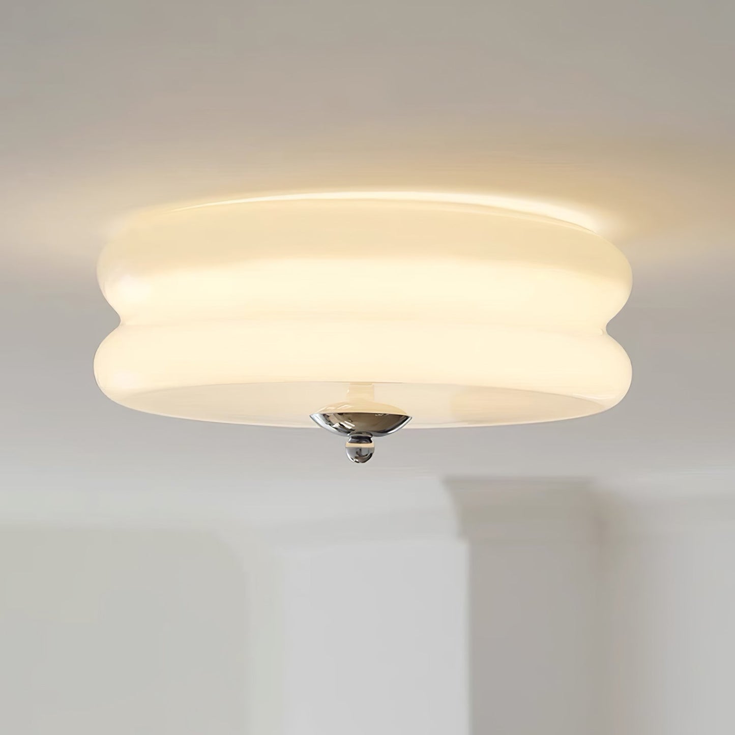 Messing & Creme Glas Deckenleuchte | Halbmontierte Retro Lampe