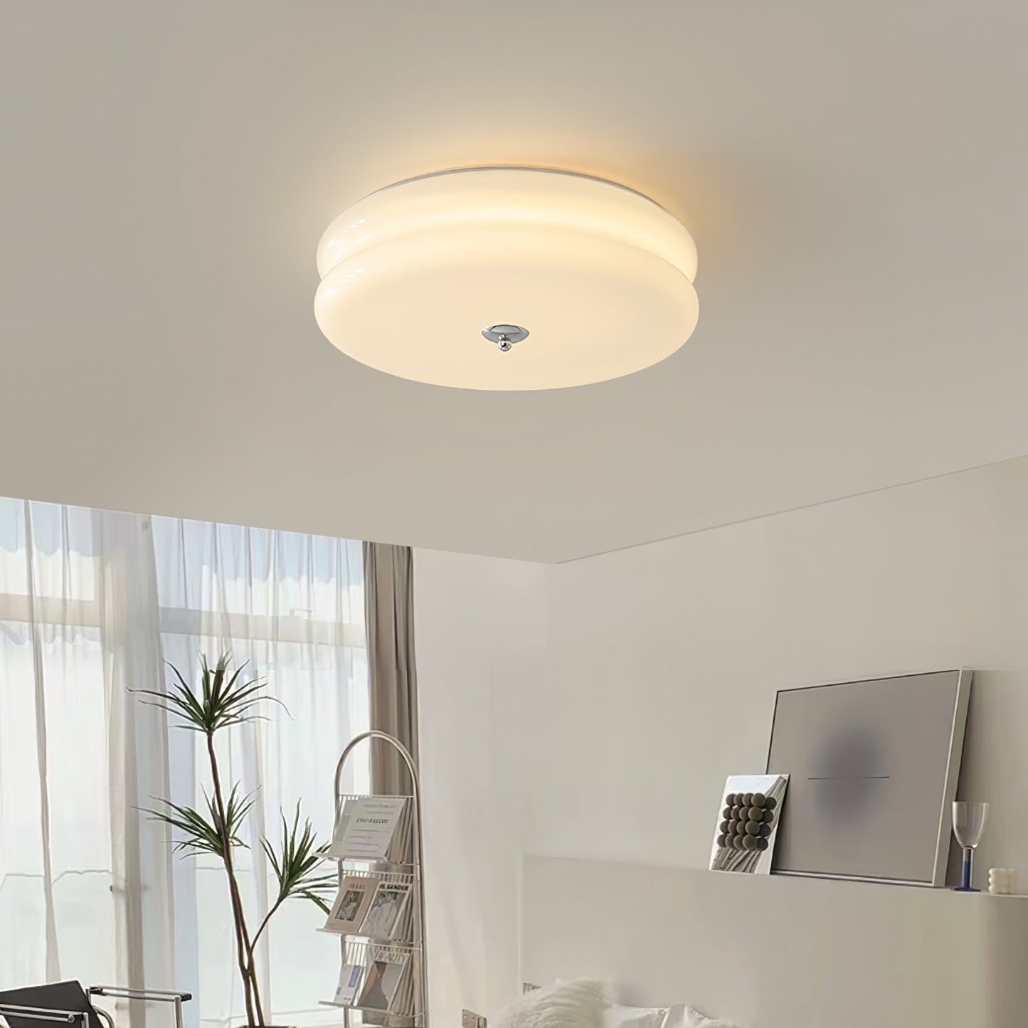 Messing & Creme Glas Deckenleuchte | Halbmontierte Retro Lampe