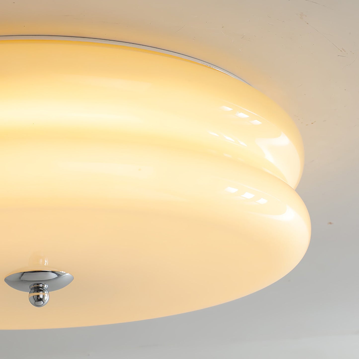 Messing & Creme Glas Deckenleuchte | Halbmontierte Retro Lampe