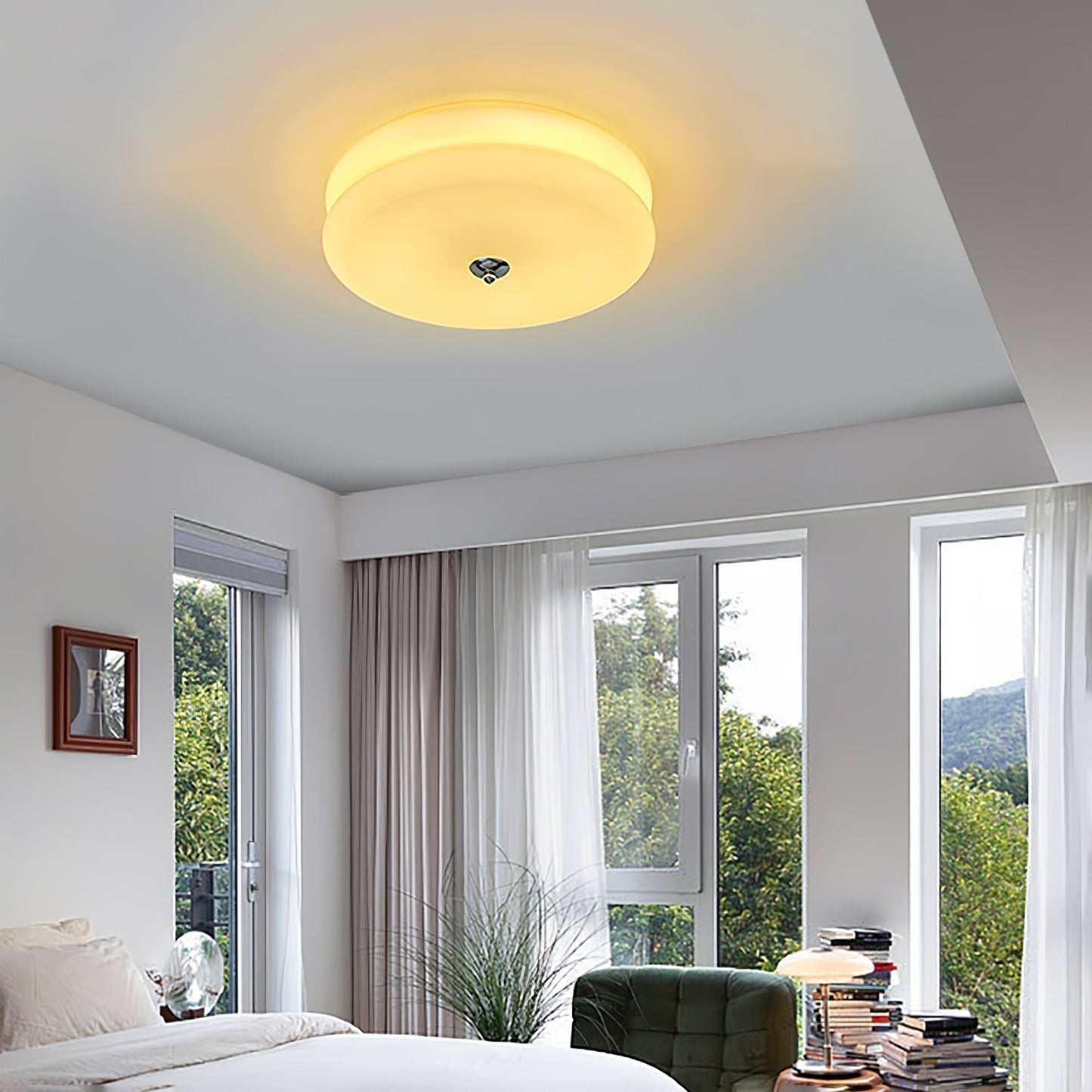 Messing & Creme Glas Deckenleuchte | Halbmontierte Retro Lampe