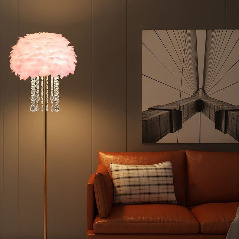 Skandinavische Stehlampe Mit Feder- Und Kristalllampe