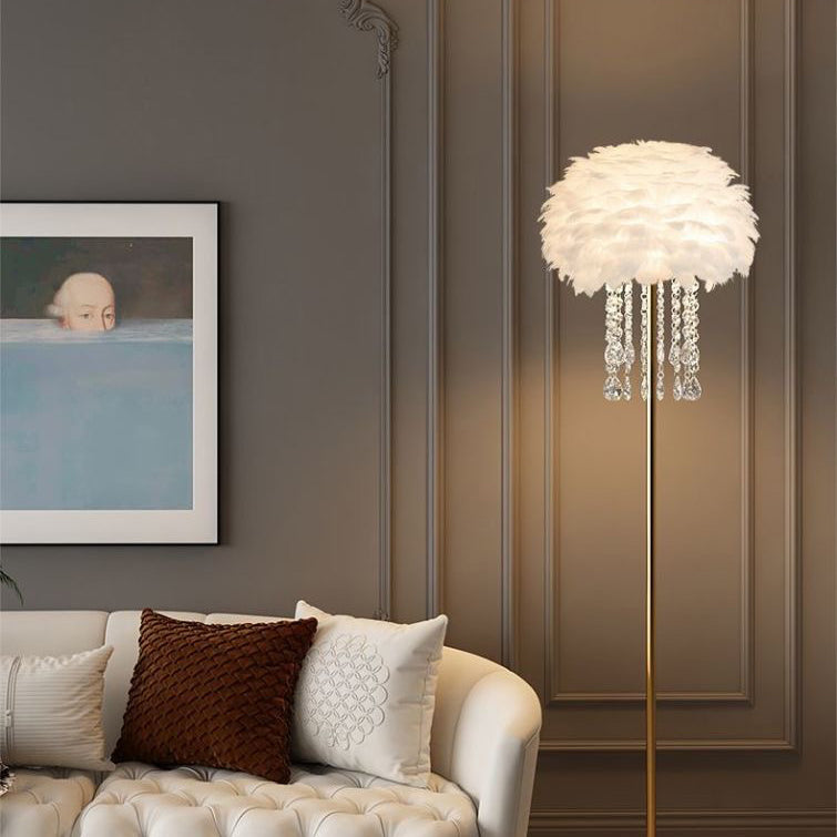 Skandinavische Stehlampe Mit Feder- Und Kristalllampe