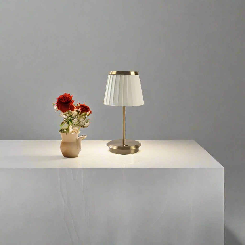 Stilvolle Tischlampe Mit Klassischem Charme