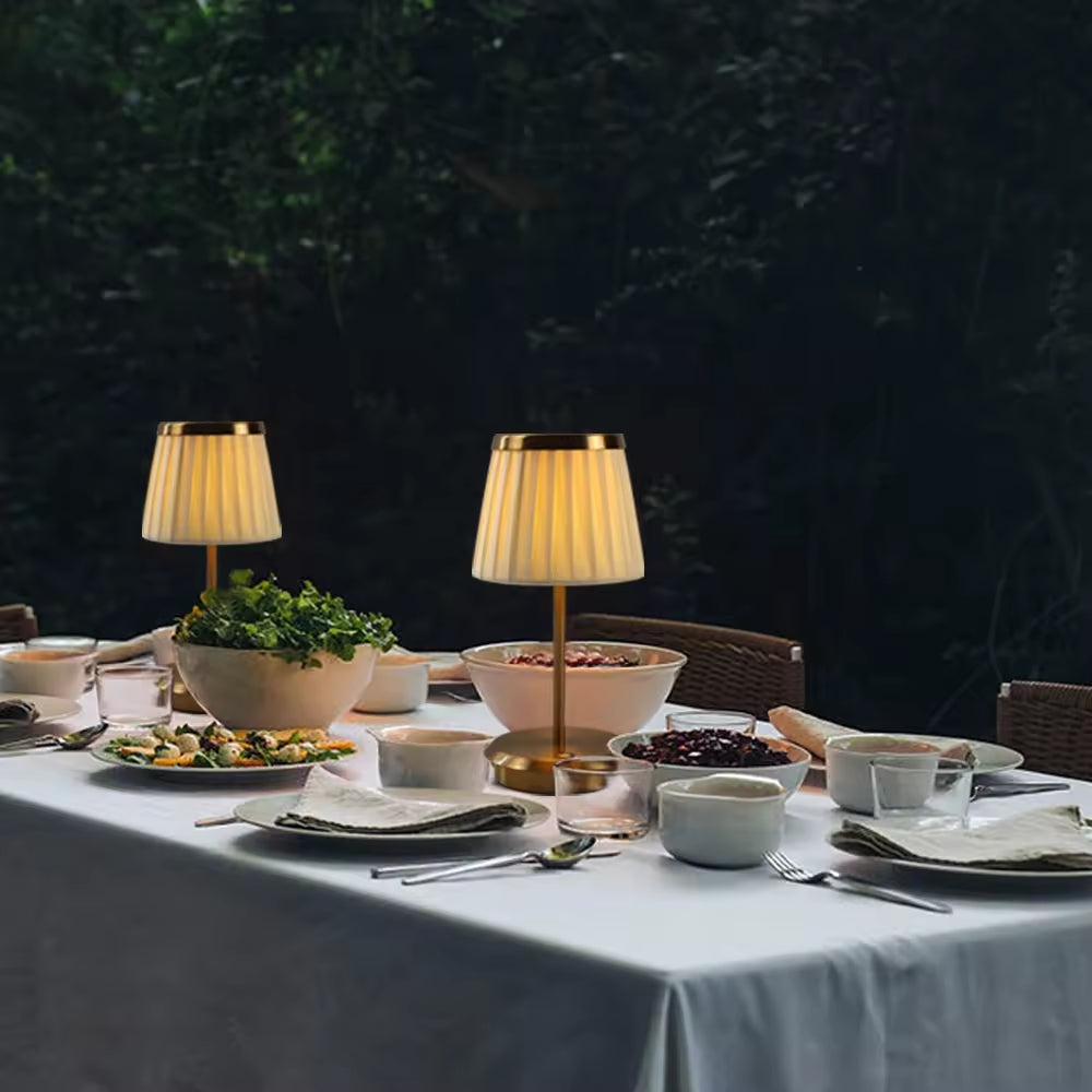 Stilvolle Tischlampe Mit Klassischem Charme