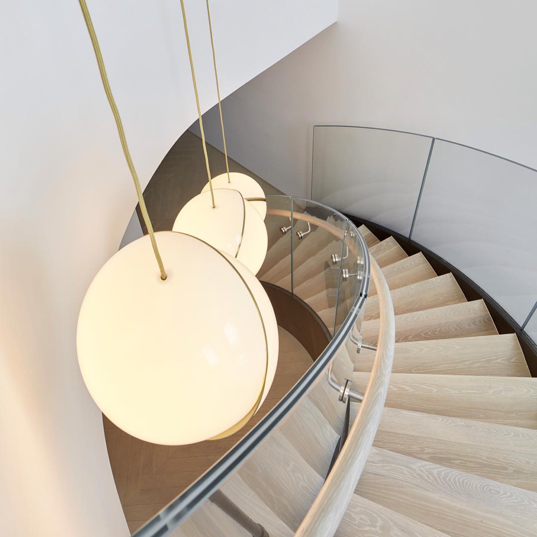 Pendelleuchte in Mondsichel-Form – Elegante Deckenleuchte