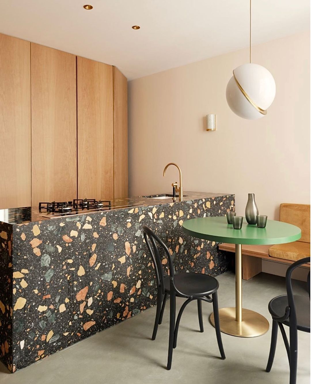 Pendelleuchte in Mondsichel-Form – Elegante Deckenleuchte