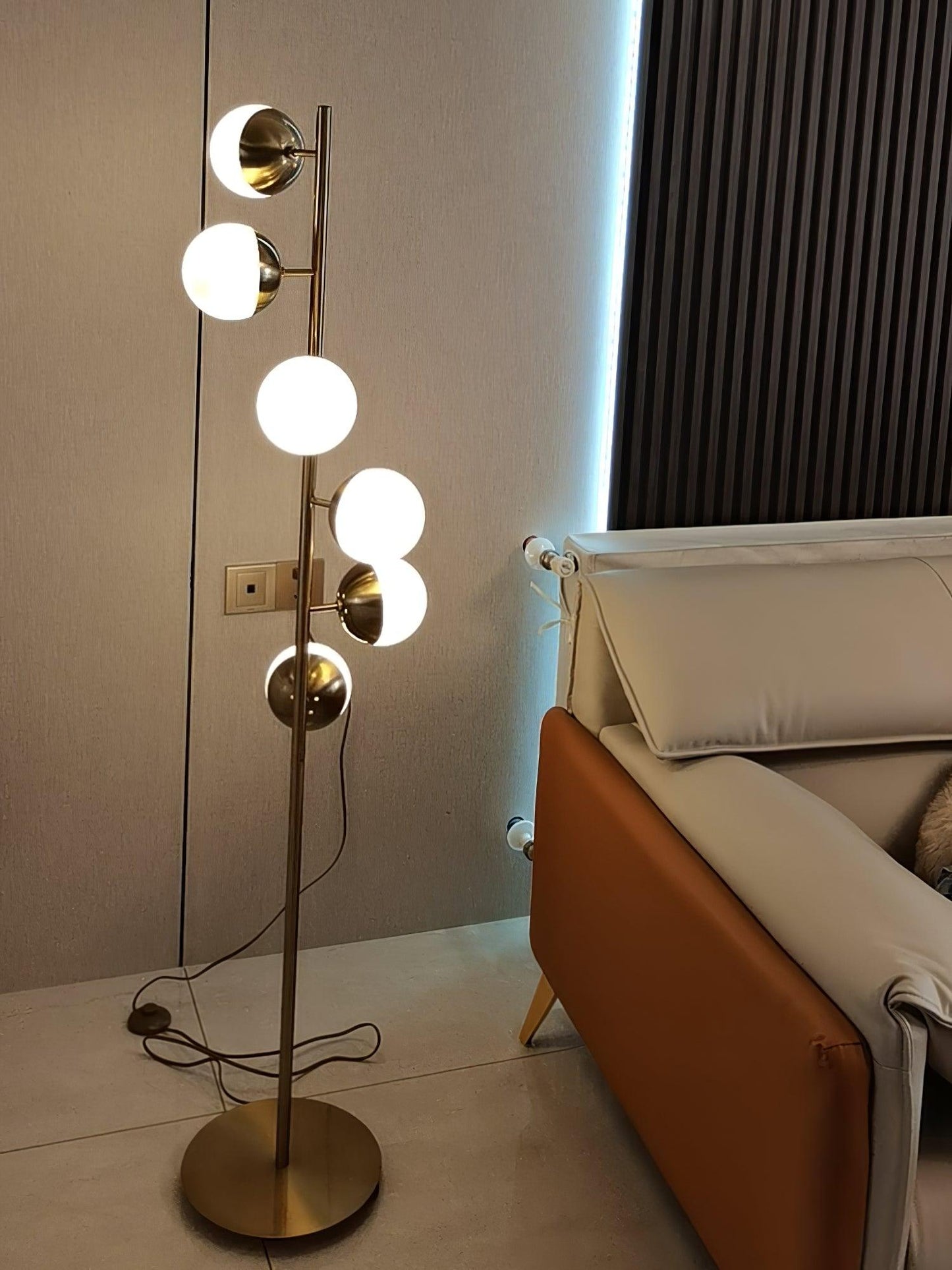 LED Tree Lampe mit Ast-Design für Dekorative Raumbeleuchtung