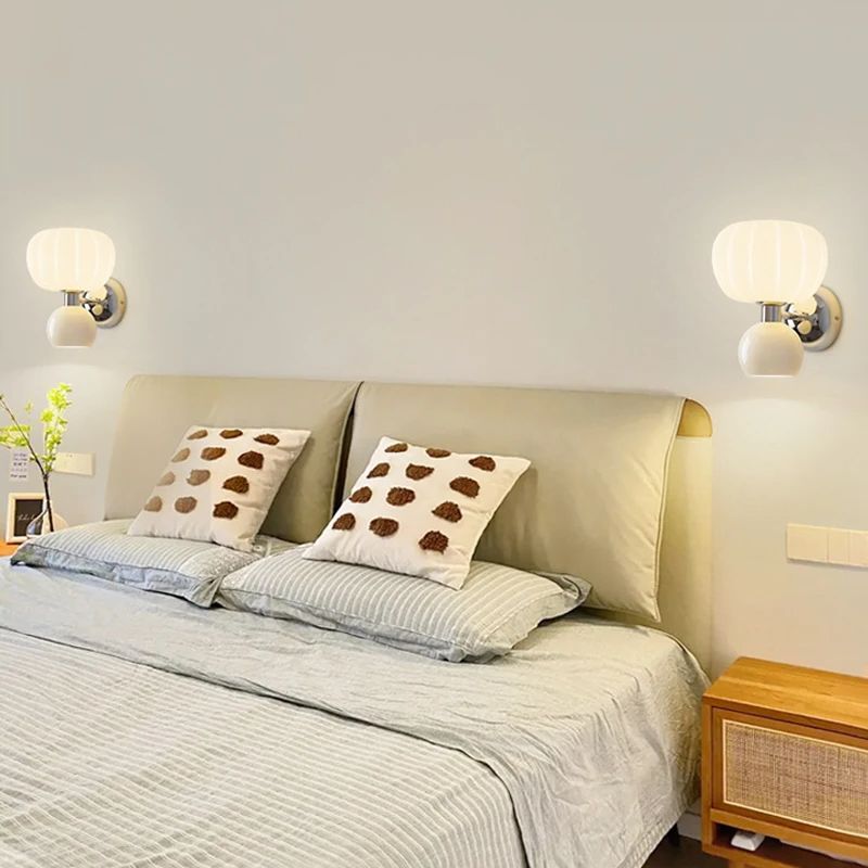 Bauhaus Wandlampe – Cremefarbene LED-Leuchte