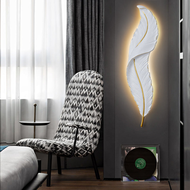 Federförmige LED-Wandleuchte
