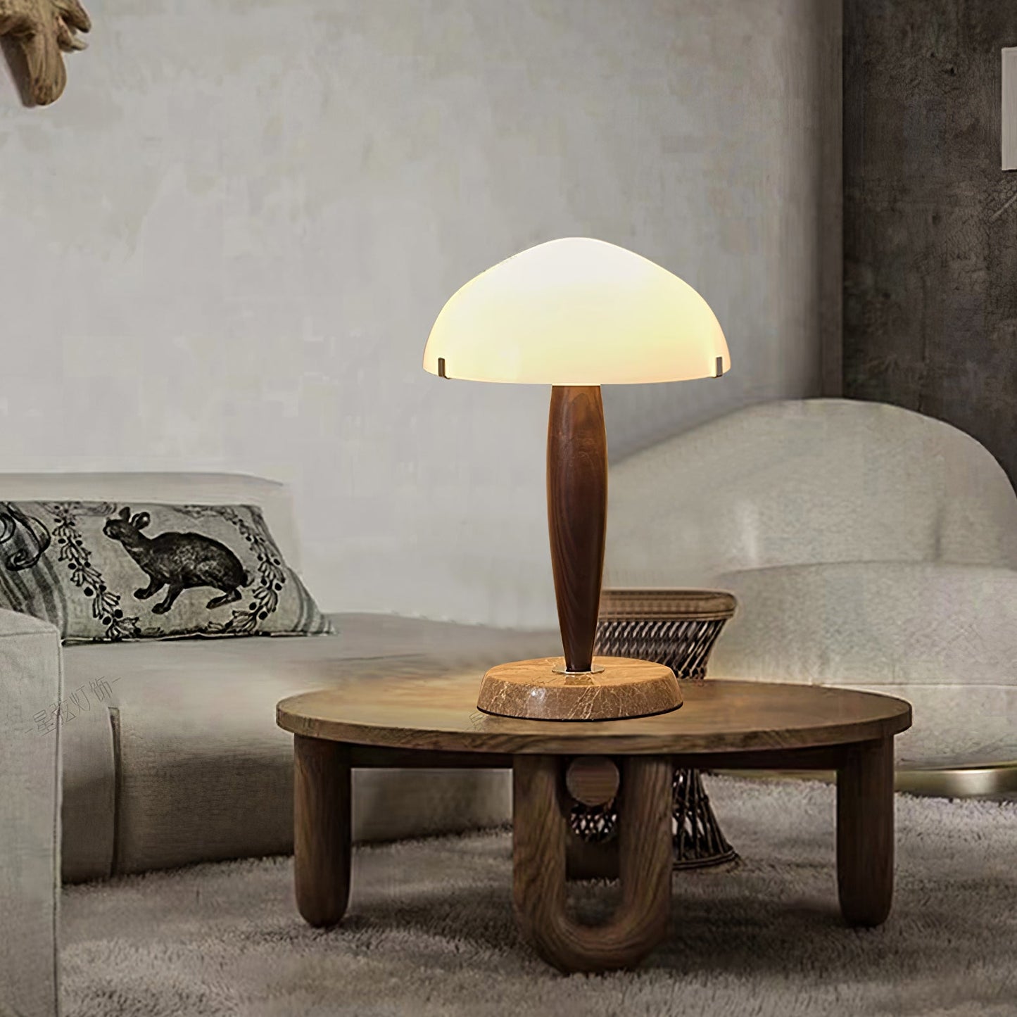 Minimalistische Nachttischlampe im Mid-Century Design