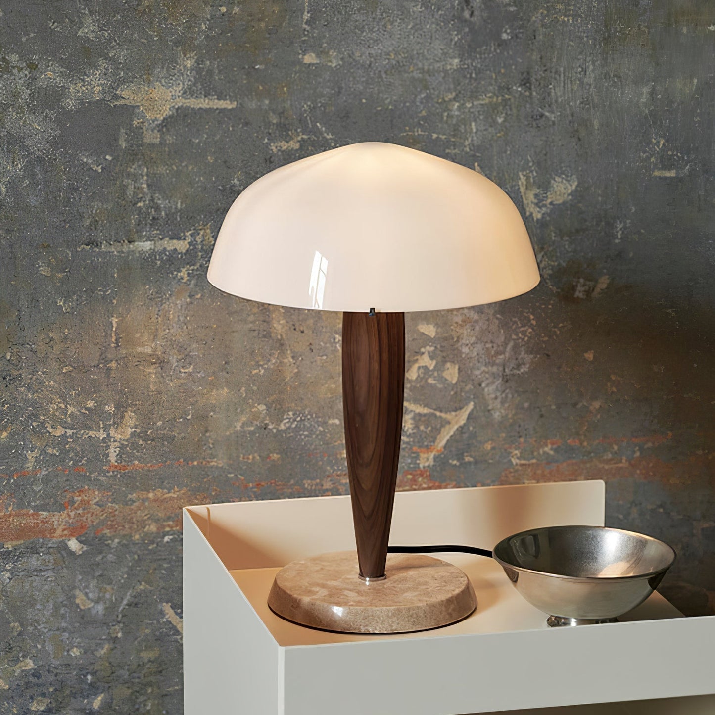 Minimalistische Nachttischlampe im Mid-Century Design
