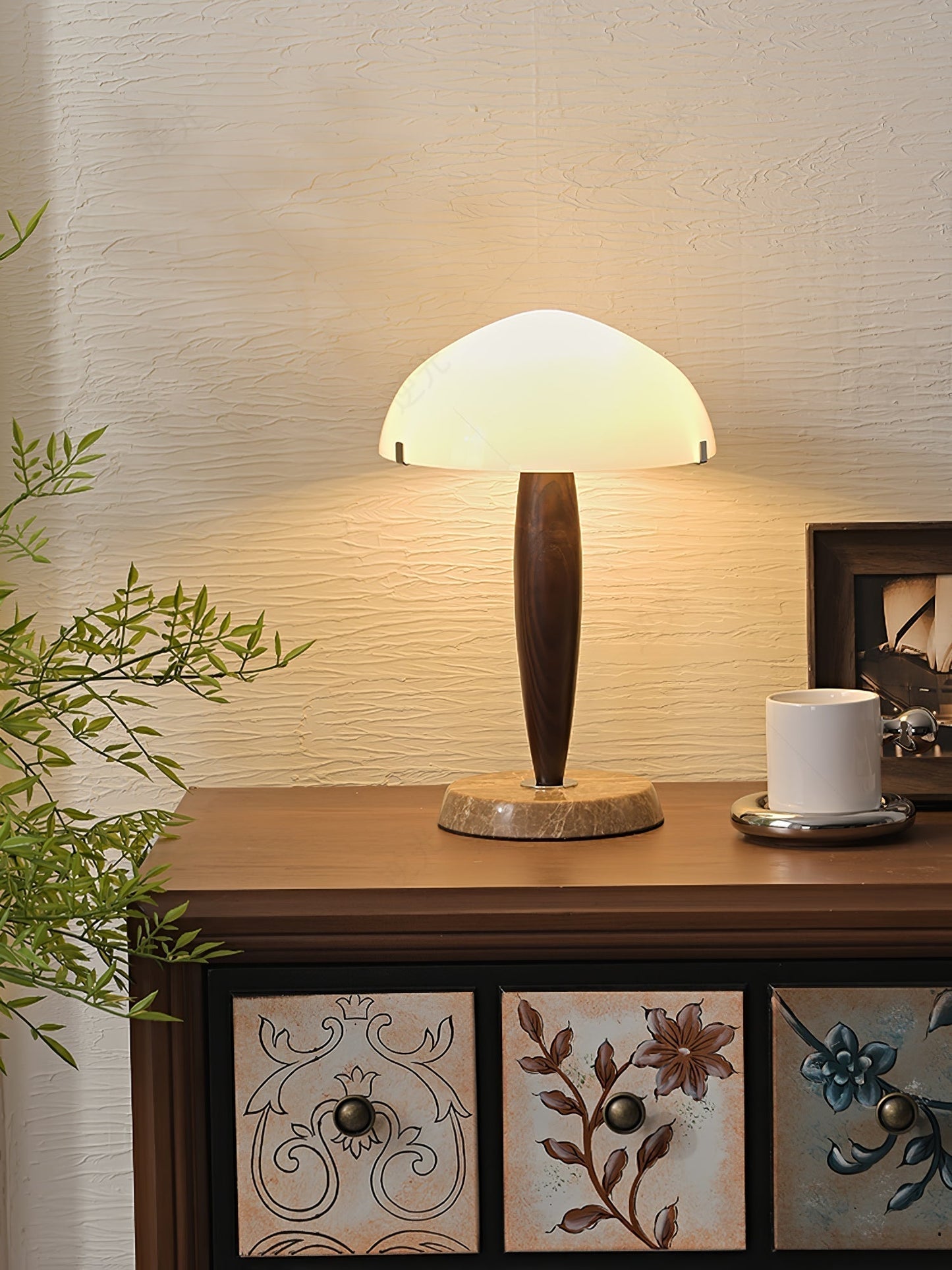 Minimalistische Nachttischlampe im Mid-Century Design