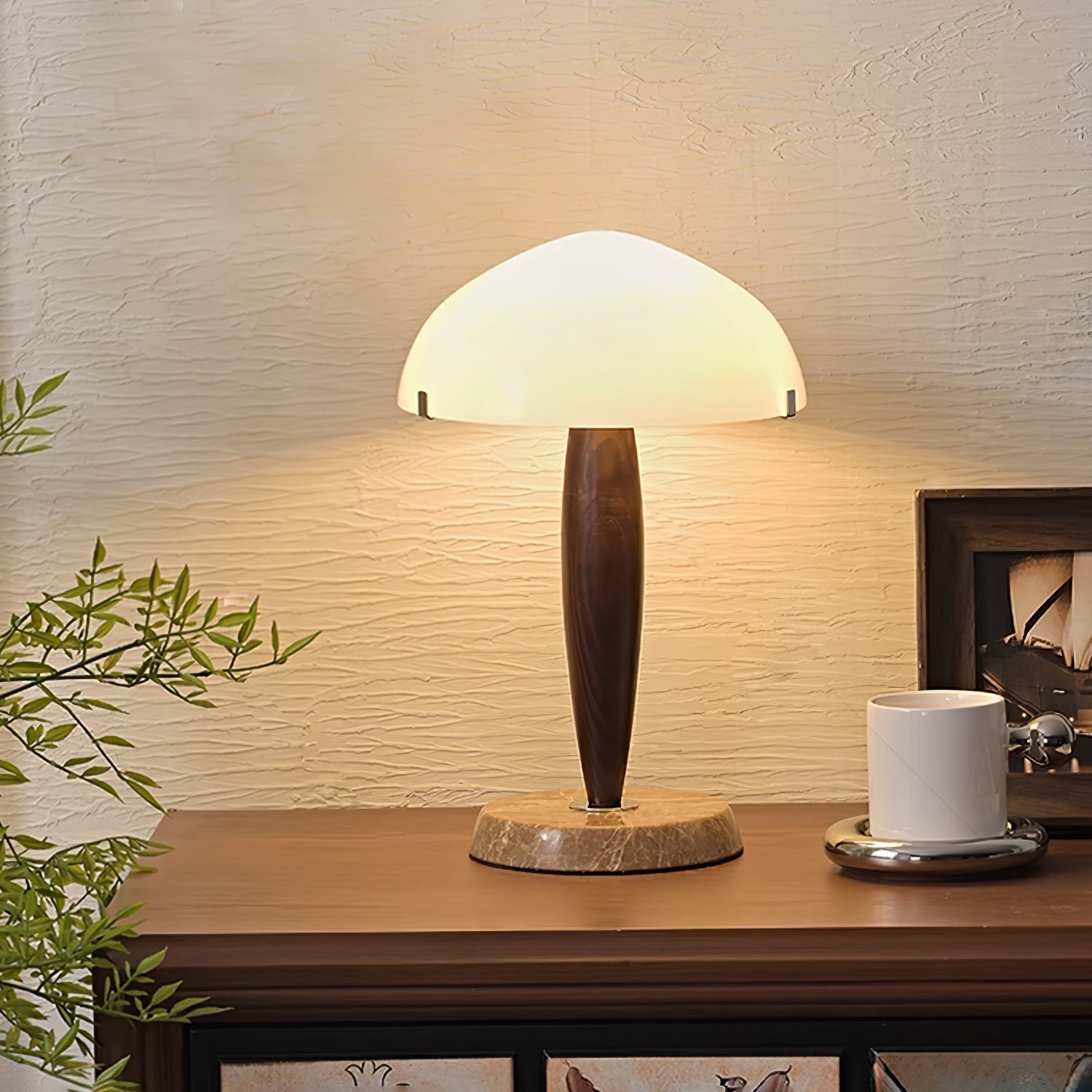 Minimalistische Nachttischlampe im Mid-Century Design